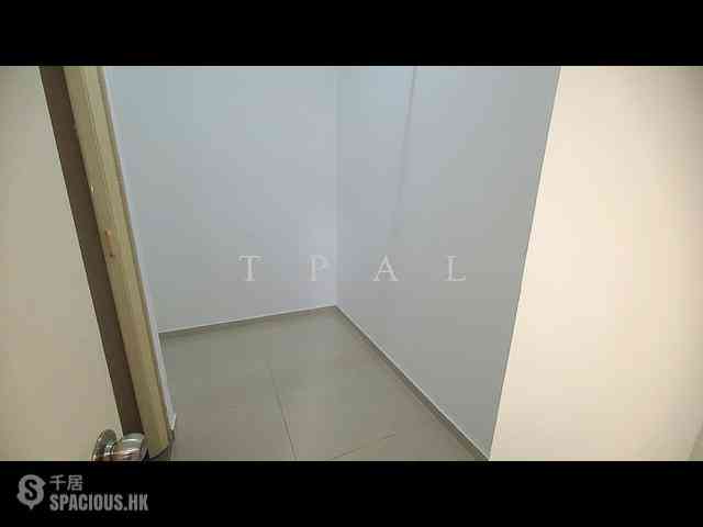 Quarry Bay - Ritz Garden Apartments 09