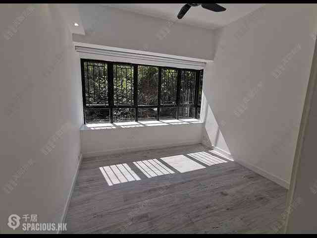 Mid Levels East - Bowen Place 22