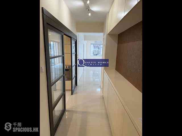 Mid Levels West - Wah Sen Court 12