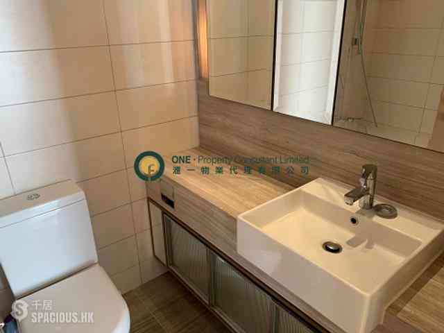 Sai Ying Pun - Island Crest 04