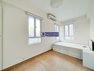 Soho - Ying Pont Building 02