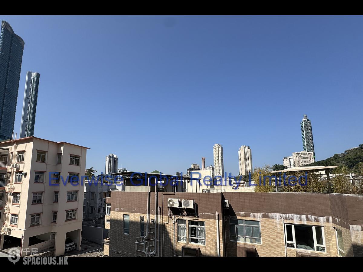 Happy Valley - Sanitarian Apartments 01