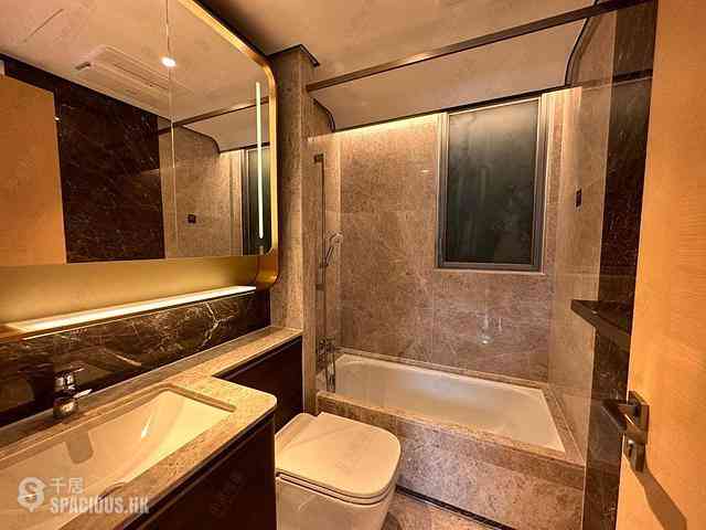 Wong Chuk Hang - The Southside Phase 2 La Marina Tower 1B 04