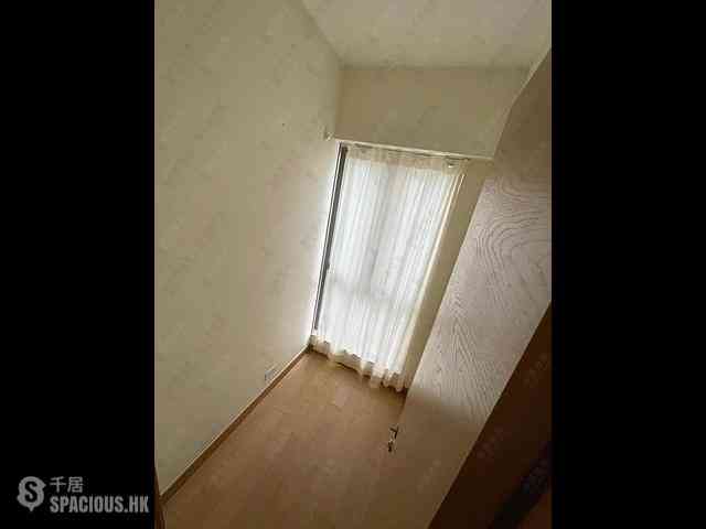 Sai Ying Pun - Island Crest Block 2 04