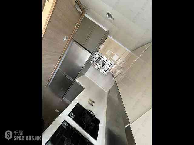 Sai Ying Pun - Island Crest Block 2 07