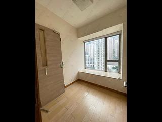 Sai Ying Pun - Island Crest Block 1 07