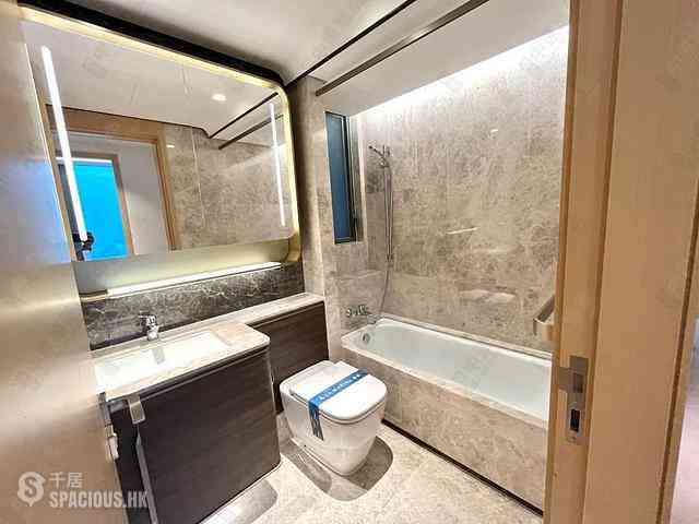 Wong Chuk Hang - The Southside Phase 2 La Marina Tower 2A 06