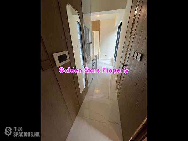 Sai Ying Pun - The Queens 10