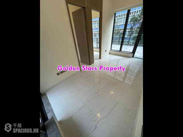 Sai Ying Pun - The Queens 15