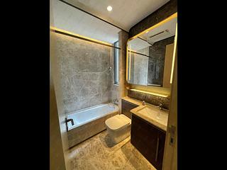 Wong Chuk Hang - The Southside Phase 2 La Marina Tower 2B 06