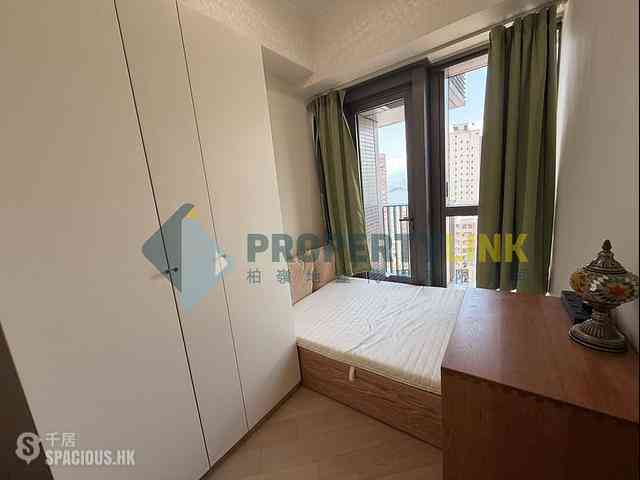 Shek Tong Tsui - Novum West 17