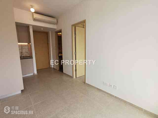 Sai Ying Pun - No.8 Hing Hon Road (Resiglow-Bonham) 04
