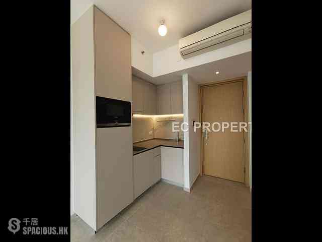 Sai Ying Pun - No.8 Hing Hon Road (Resiglow-Bonham) 05