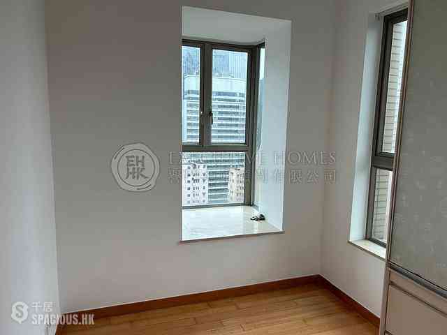 Wan Chai - The Zenith 05