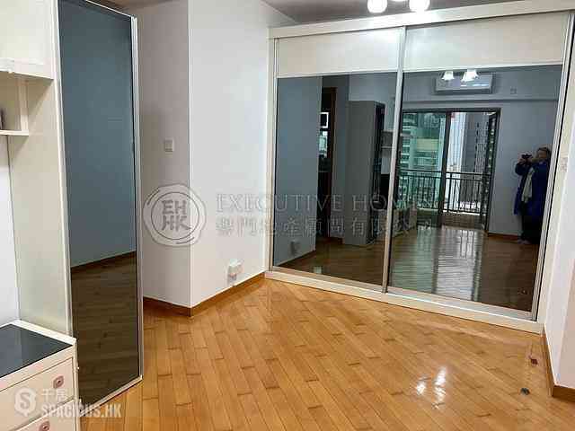Wan Chai - The Zenith 07