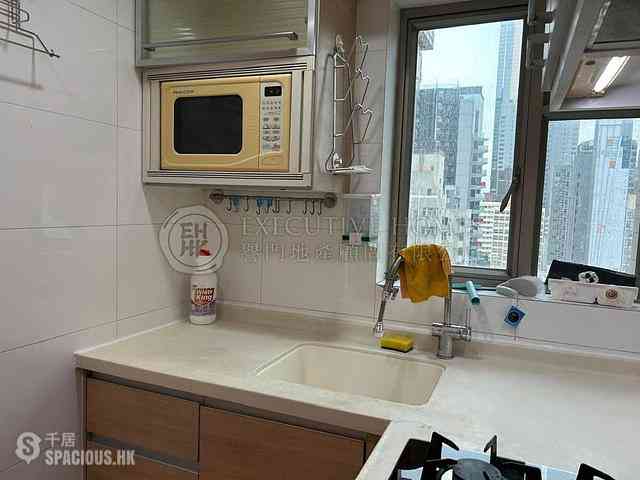 Wan Chai - The Zenith 08