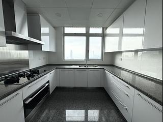The Peak - Interocean Court 06