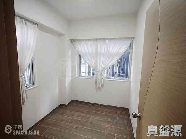 Wan Chai - Hennessy Road Court 01