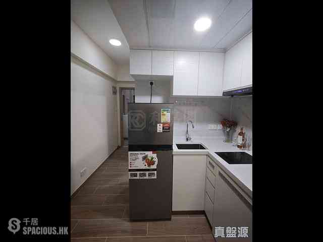 Wan Chai - Hennessy Road Court 06