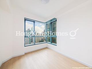 Mid Levels West - 80 Robinson Road 04