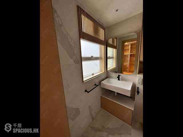 Mid Levels East - Camelot Heights 03