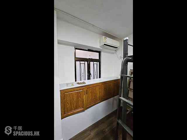 Wan Chai - Kei Wa Building 02