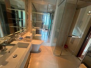Wan Chai - The Avenue Phase 2 Block 3 09