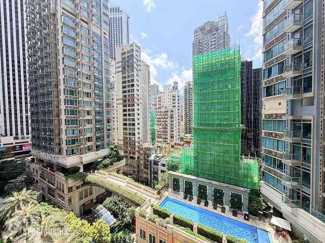 Wan Chai - The Avenue 01