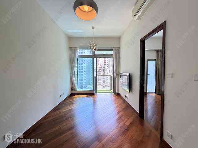 Wan Chai - The Avenue 02