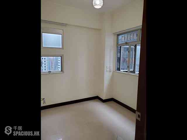 Wan Chai - Tonnochy Towers Block A 06