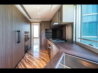 Stubbs Road - The Summit 06
