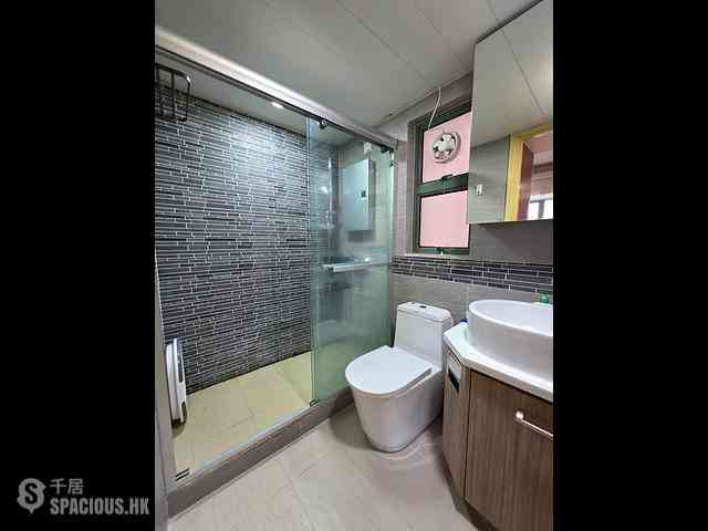 Tai Kok Tsui - Park Avenue Phase 1 Block 8 05