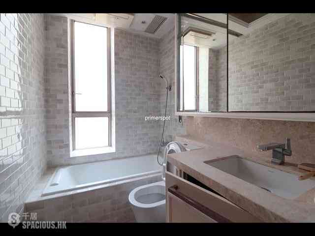 Wan Chai - The Avenue Phase 2 02