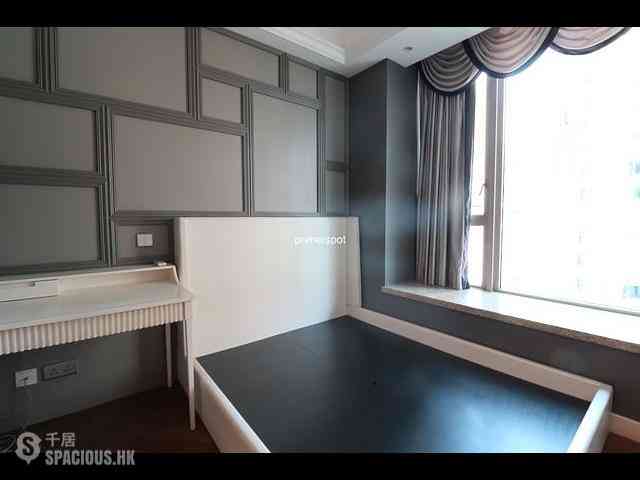 Wan Chai - The Avenue Phase 2 04
