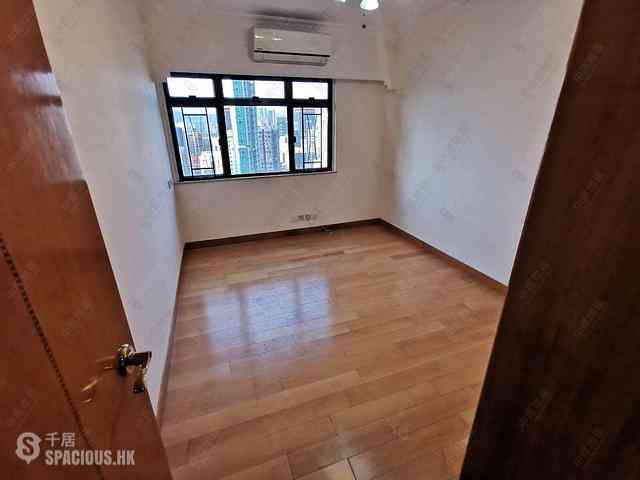Mid Levels West - Hong Kong Garden 11