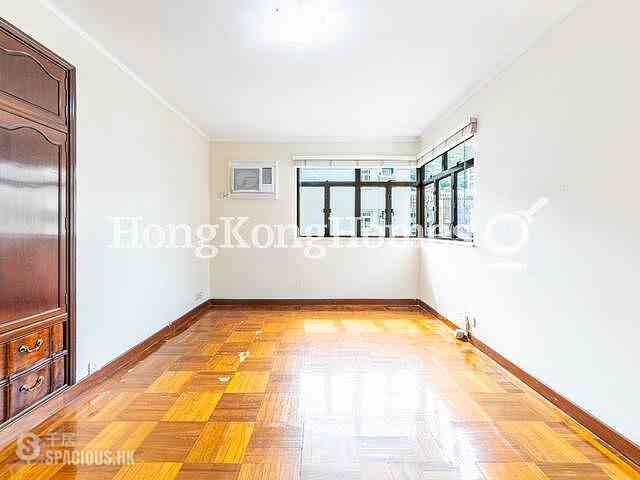 Happy Valley - Antonia House 07