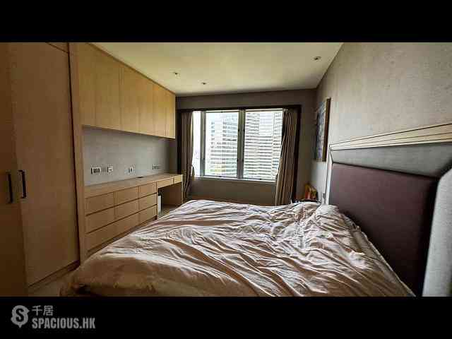 Wan Chai - Convention Plaza Apartments 08