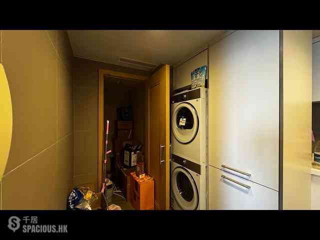 Wan Chai - Convention Plaza Apartments 11