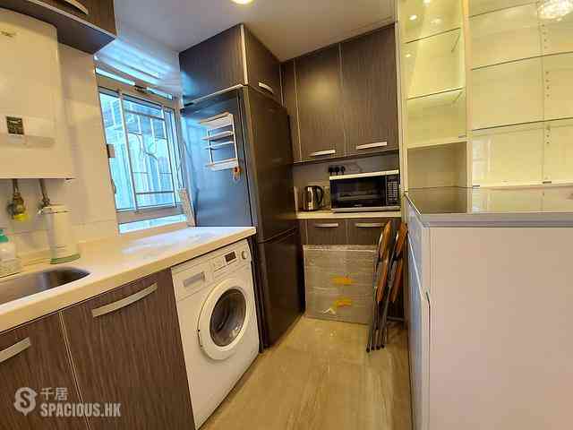 Sai Ying Pun - Golden Phoenix Court 04