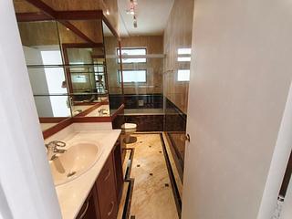 Chung Hom Kok - Cape Court 06