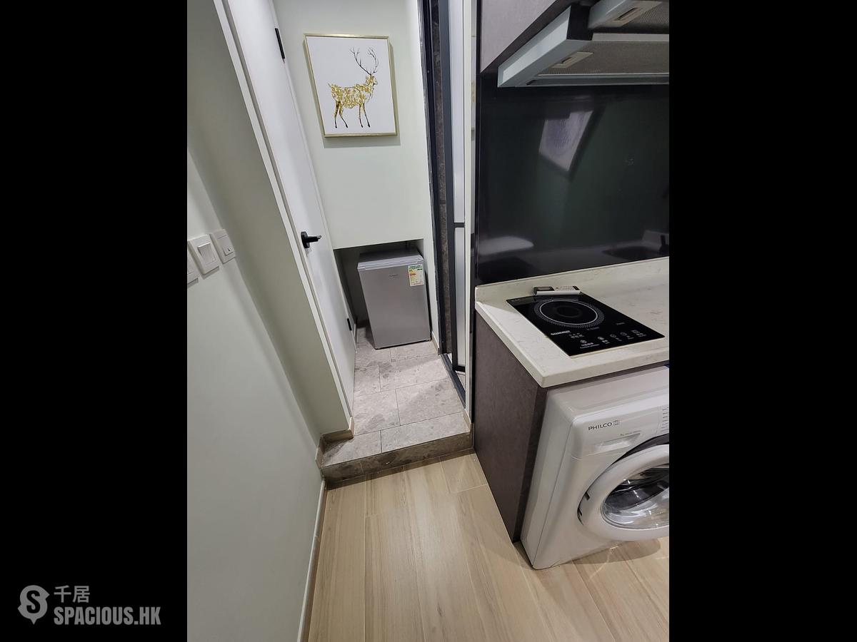 Sheung Wan - 114, Des Voeux Road West 01