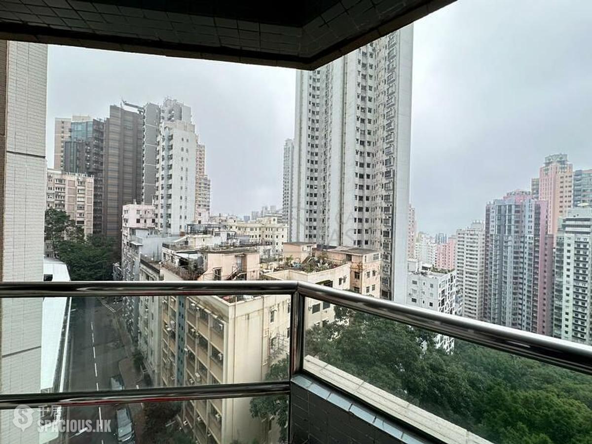 Mid Levels West - Serene Court 01