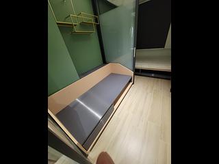 Sheung Wan - 114, Des Voeux Road West 02