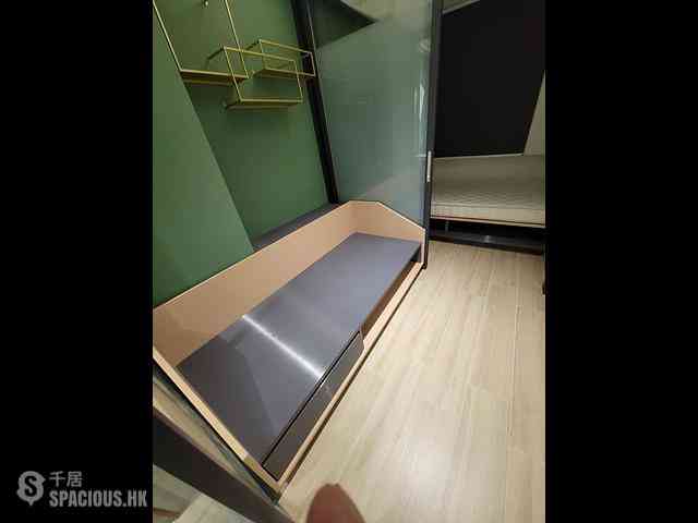 Sheung Wan - 114, Des Voeux Road West 02