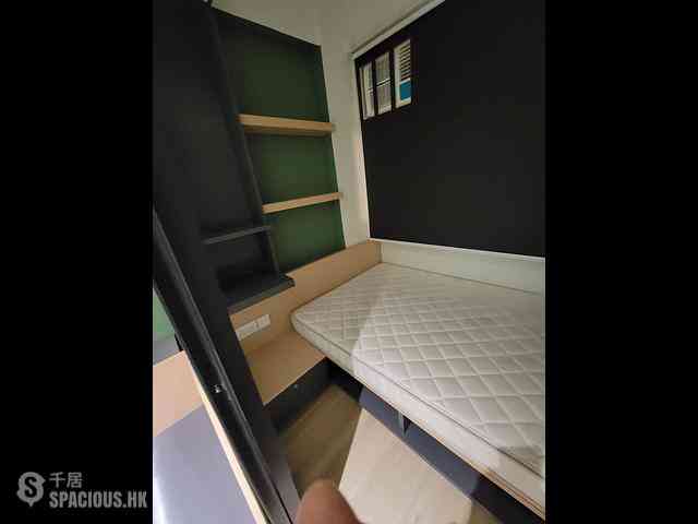 Sheung Wan - 114, Des Voeux Road West 03