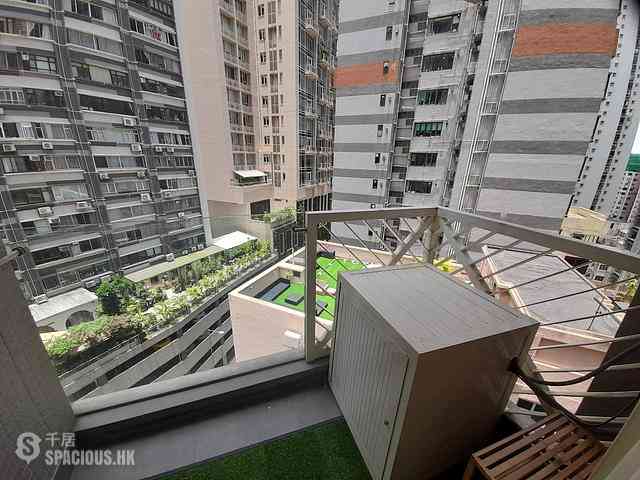 Mid Levels Central - The Icon 01