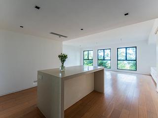 The Peak - Strawberry Hill 08