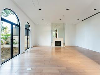 The Peak - Strawberry Hill 10