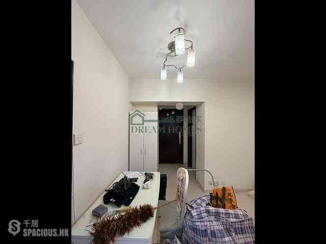 Sai Ying Pun - King Ming Mansion 05
