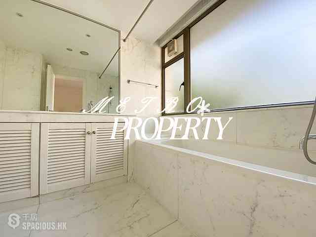 The Peak - Mount Austin Estate 02
